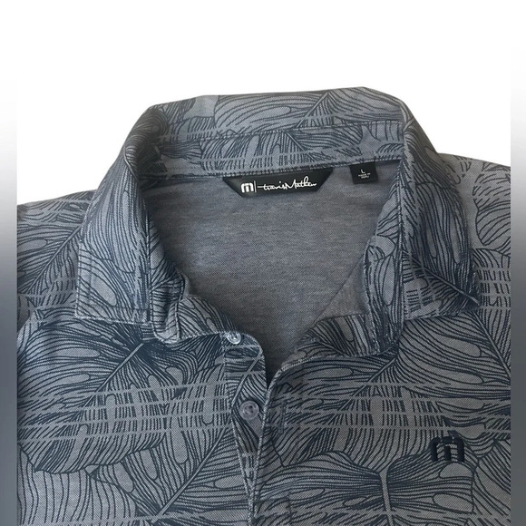 Travis Miller men’s L floral blue golf  shirt in excellent condition - Picture 2 of 7